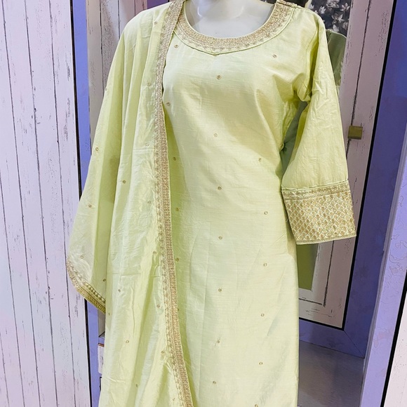 Silk stitched 3 piece suit with lining in pastel green with rose gold embroidery - Picture 5 of 11